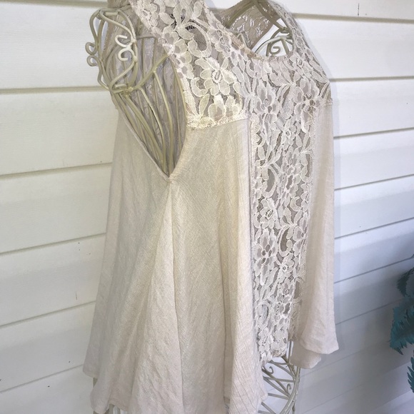 Sleeveless lace top small - Picture 3 of 4